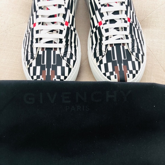 Authentic GIVENCHY  Men’s Lo sneaker - Picture 4 of 8